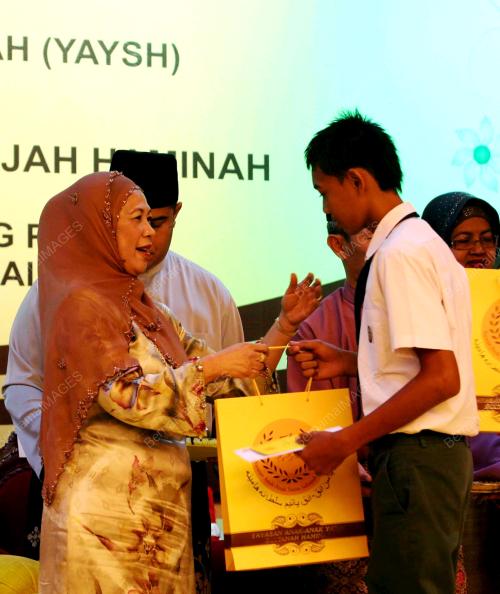 KD03_25072013_PERMAISURI_AGONG