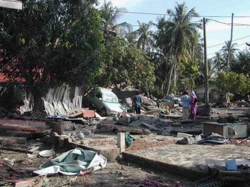 KD03_25122014_TSUNAMI