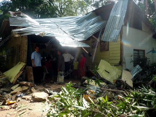 KD03_26032012_JOHARI_RIBUT