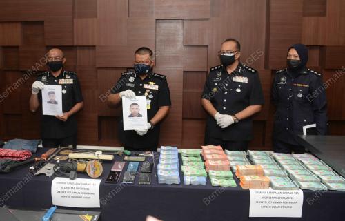 DATUK KAMARUL ZAMAN MAMAT