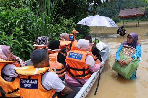 BANJIR DI POKOK SENA