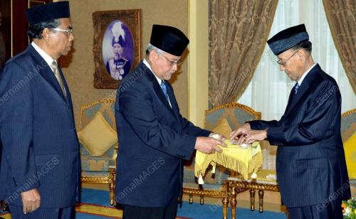 KD03_29122012_AGONG_ZAKAT