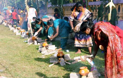 KD03_30012012_WANITA_PONGAL