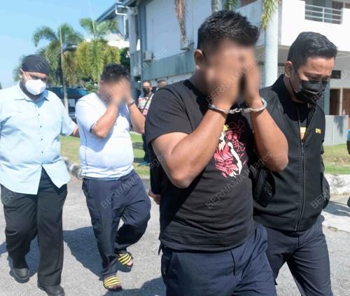 ANGGOTA POLIS MINTA SUAPAN