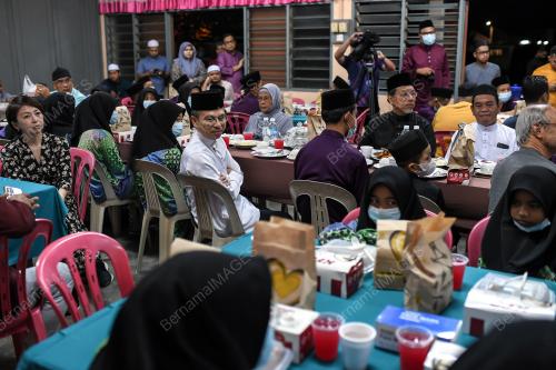FAHMI FADZIL