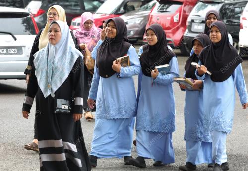 MAJLIS WANITA BERTADARUS