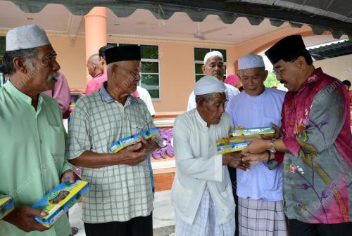 DATUK PADUKA AHMAD BASHAH MD HANIPAH