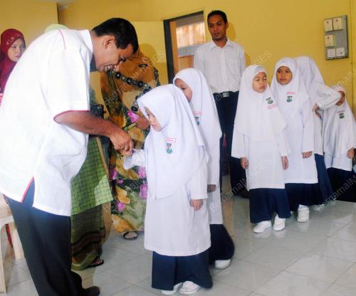 ABDUL AZIZ SHEIKH FADZIR