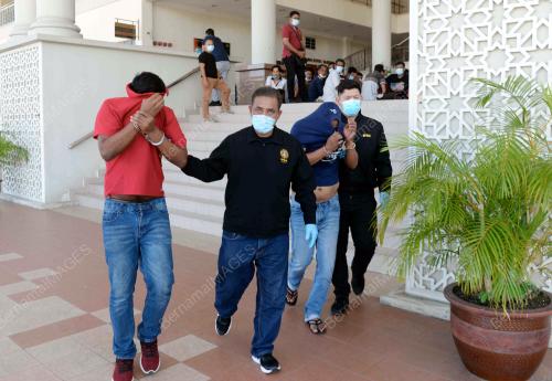 REMAN DUA ANGGOTA POLIS RASUAH