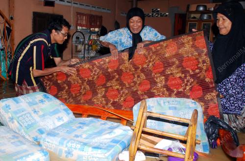 10 RUMAH DILANDA BANJIR