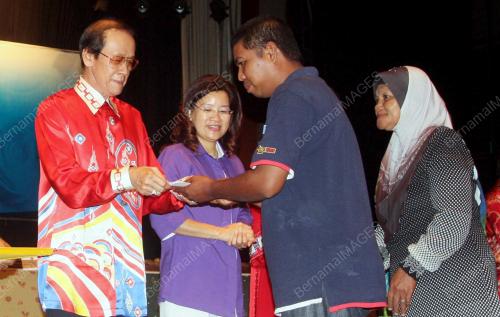 KD04_03062012_BANTUAN