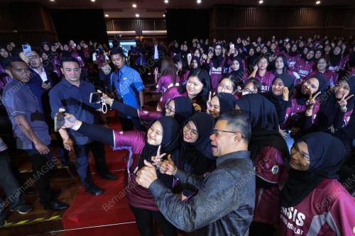 DATUK SERI SAIFUDDIN NASUTION ISMAIL
