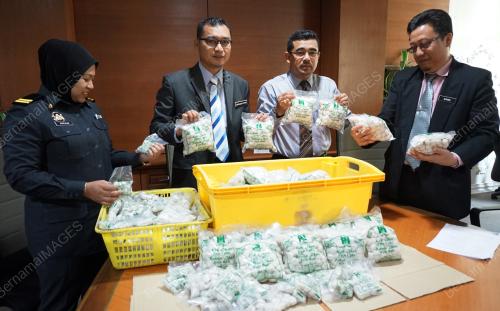 KD04_05022017_FISHBALL
