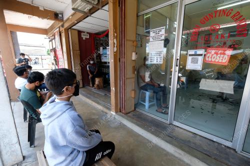 KEDAI GUNTING RAMBUT