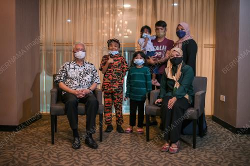 DATUK SERI ISMAIL SABRI YAAKOB