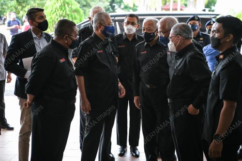 DATUK SERI ISMAIL SABRI YAAKOB