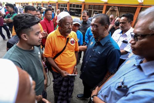 DATUK SERI TAKIYUDDIN HASSAN
