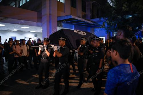 ANGGOTA POLIS MAUT