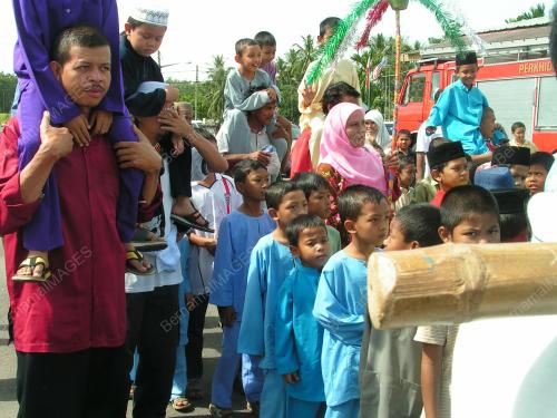 BERKHATAN
