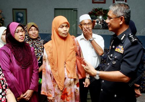KD04_10012013_POLIS_BANTUAN