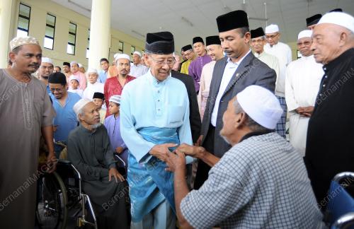 KD04_10012014_AGONG_SOLAT_JUMAAT