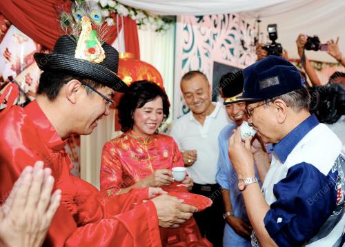 KD04_10032012_MENTERI_MINUM