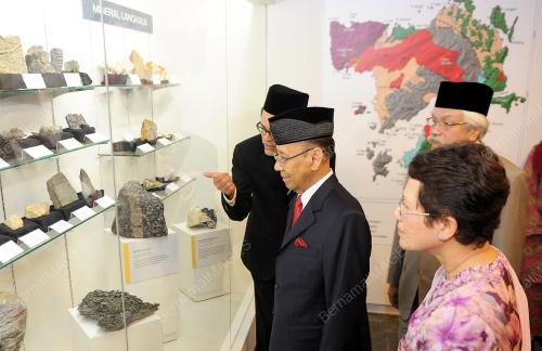 KD04_10082013_AGONG