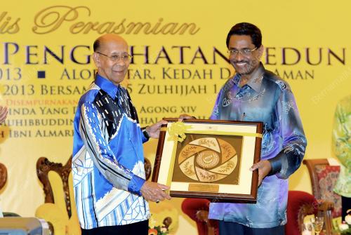 KD04_10102013_AGONG