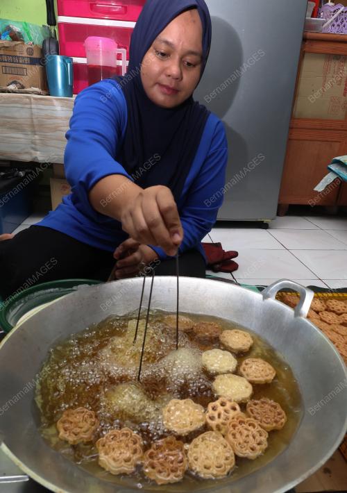 KUIH LOYANG