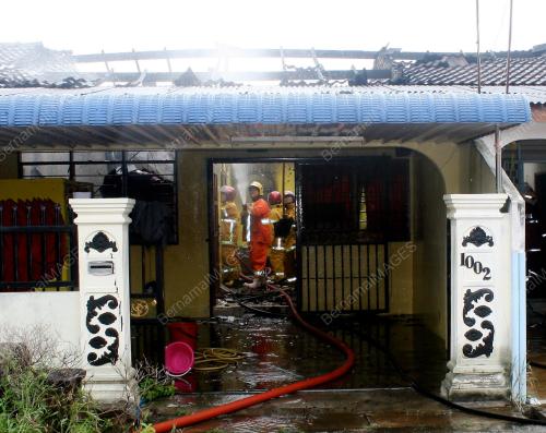 KD04_11062013_TERBAKAR