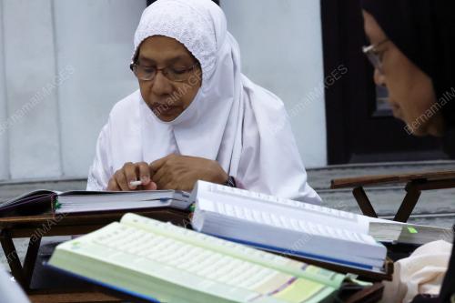 BULAN RAMADAN 2024