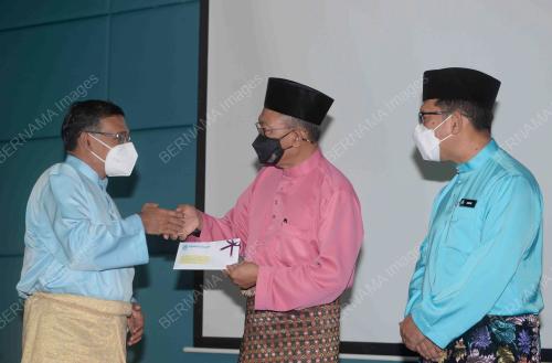 DATUK AWANG HASHIM