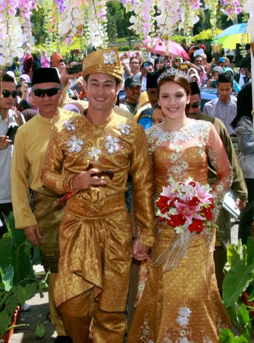KD04_12122012_SELEBRITI_KAHWIN