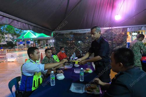 BERBUKA PUASA