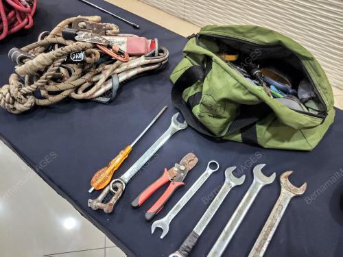 POLIS CURI KABEL