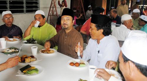 KD04_15012011_MUKHRIZ_JEMAAH