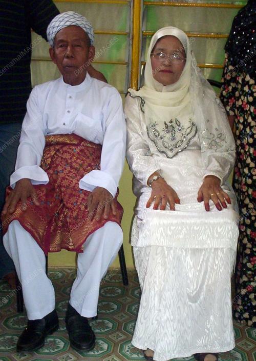 PENGANTIN WARGA EMAS