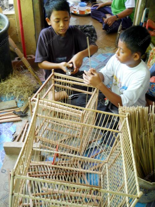SANGKAR BURUNG
