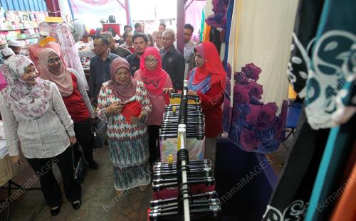 KD04_16062017_BAZAAR