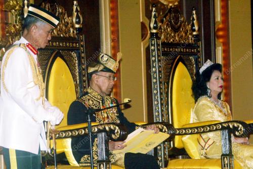 TUANKU ABDUL HALIM MUADZAM SHAH