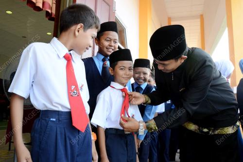 KD04_17012013_PELAJAR_BANTUAN
