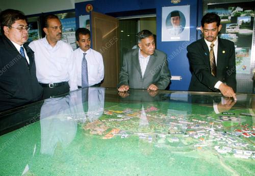 NOR MOHAMED YAKCOP