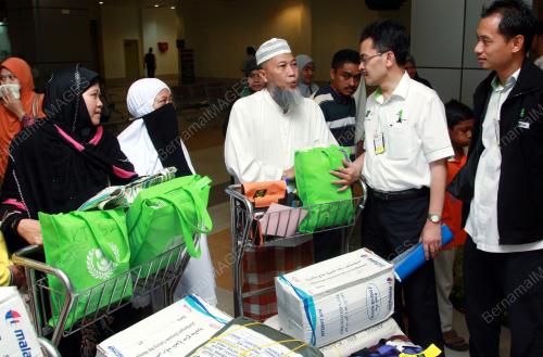 KD04_18112012_HAJI_PULANG6