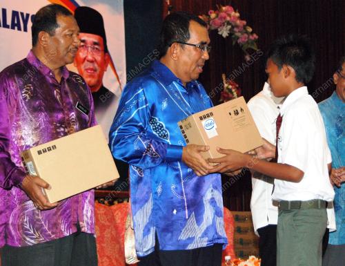 DATUK MOHD JOHARI BAHAROM