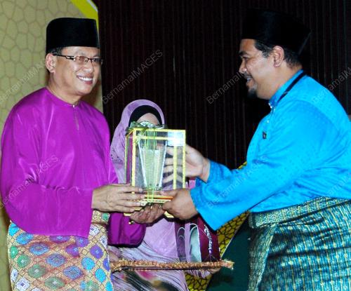 DR MOHD PUAD ZARKASHI