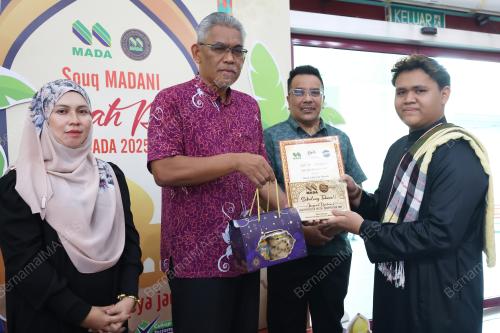 DATUK DR ISMAIL SALLEH