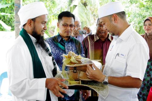 KD04_20062013_MUKHRIZ_PONDOK