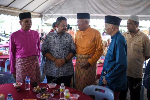 DATUK SERI MAHDZIR KHALID