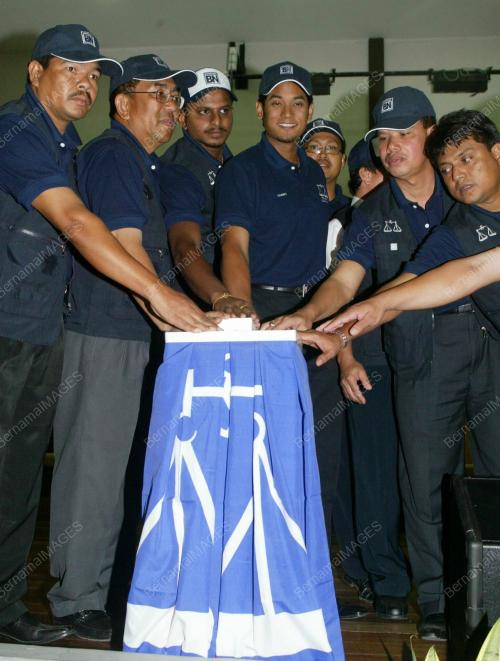 DATUK JOHARI BAHAROM