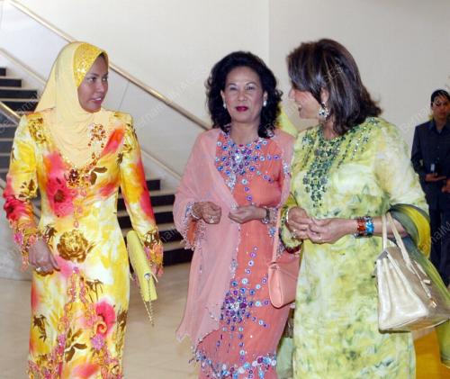 TUANKU NUR ZAHIRAH